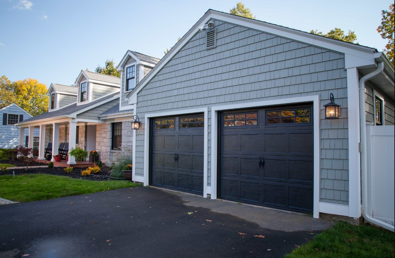 Local garage door repair service in Powell, Ohio.